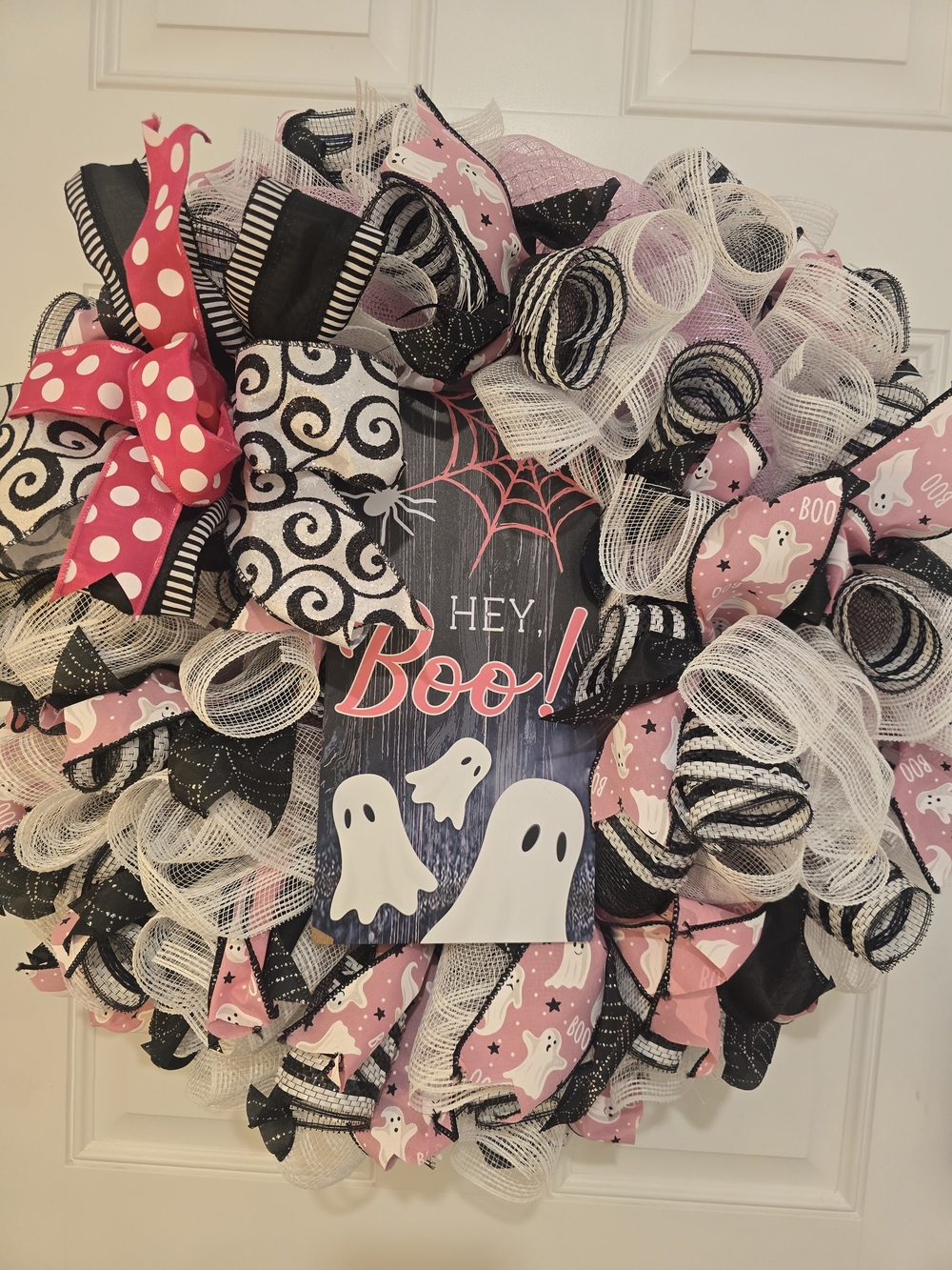 W036 - Hey Boo! Pink & Black Halloween Deco Mesh Wreath